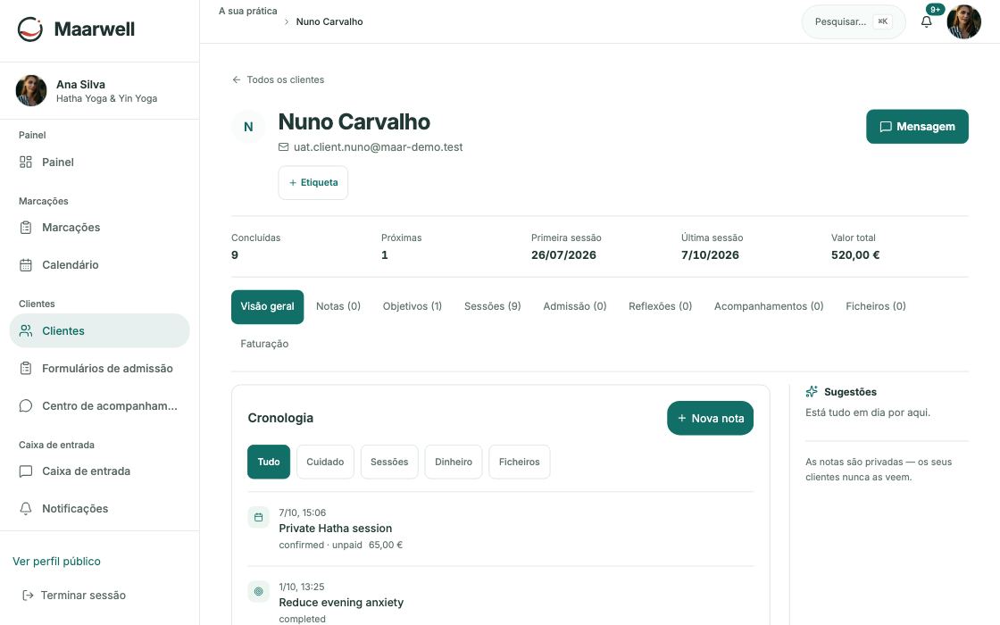 Ficha de cliente com cronologia, notas, objetivos e sessões